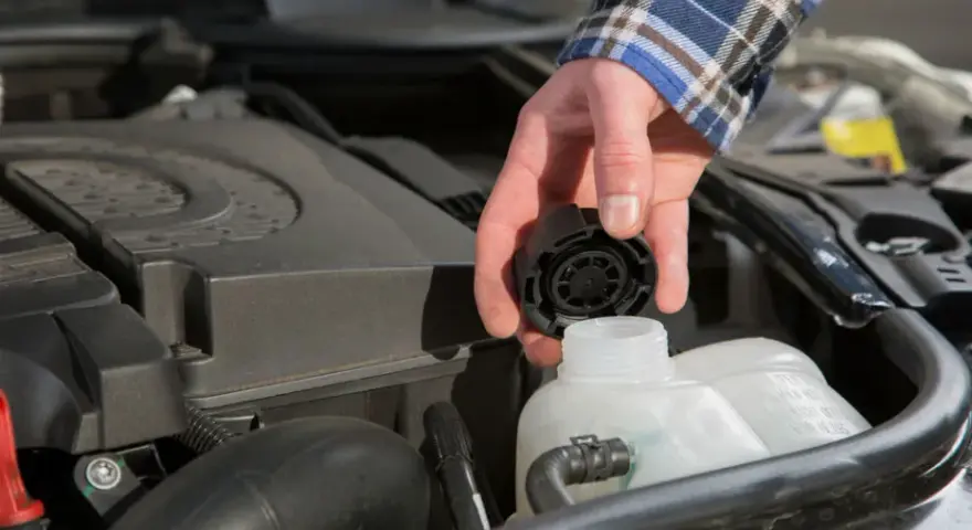 Jaki płyn do chłodnicy Nissan Micra K12? Oto, czego unikać i co wybrać