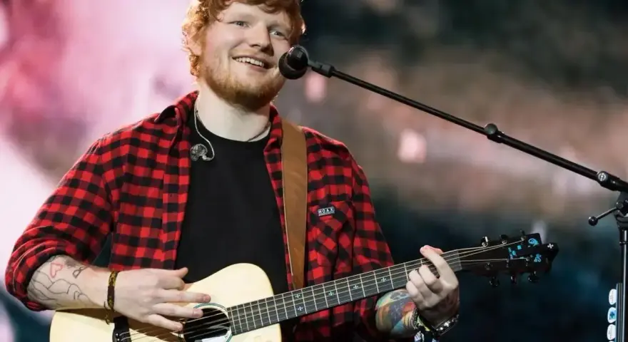 Ile lat ma Ed Sheeran? Zaskakujące fakty o jego życiu i karierze