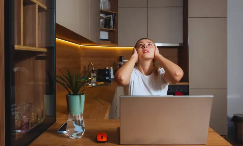 Masz uciążliwego sąsiada? Oto jak odzyskać spokój i kontrolę!