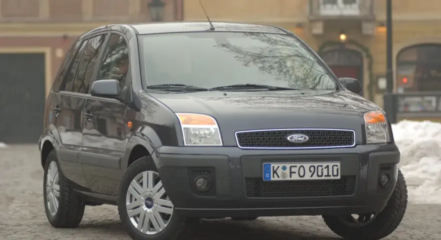 Ford Fusion pojemność baku – ile litrów zmieści się w zbiorniku?