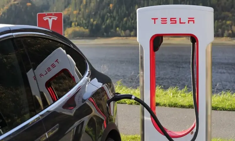 Gdzie można naładować samochód elektryczny? Odkryj najlepsze lokalizacje