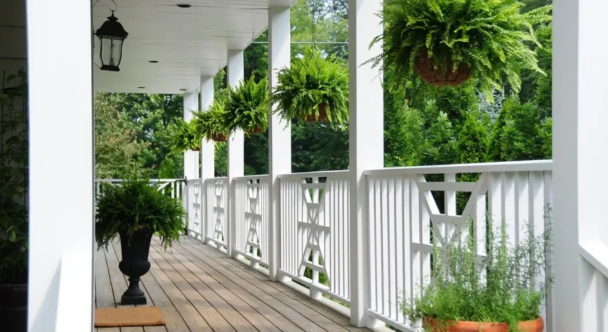 Jak wybrać idealną balustradę na balkon, by zapewnić bezpieczeństwo i styl