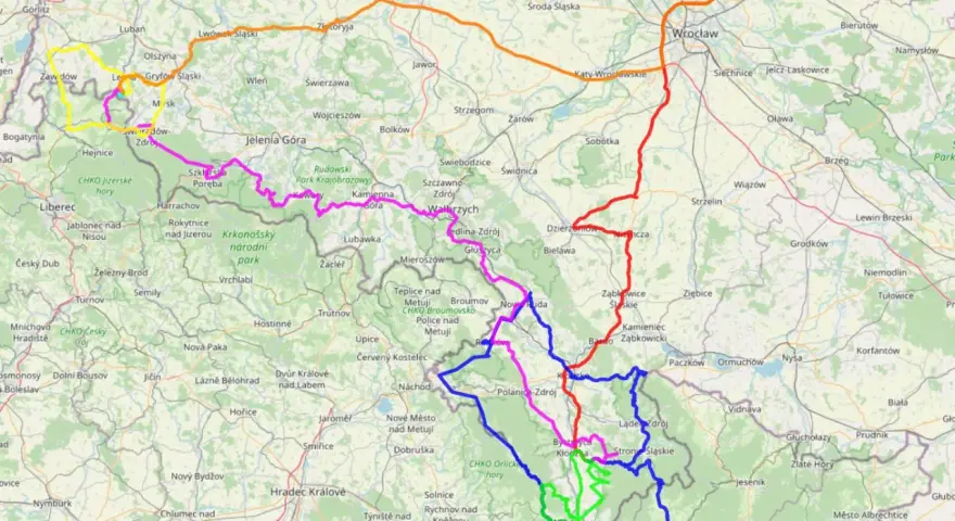 Trasy rowerowe w Kotlinie Kłodzkiej, łączące malownicze miejscowości i parki krajobrazowe.