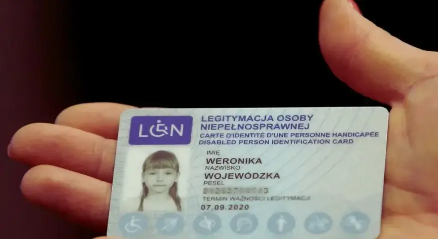 Co oznaczają symbole na legitymacji osoby niepełnosprawnej i ich znaczenie