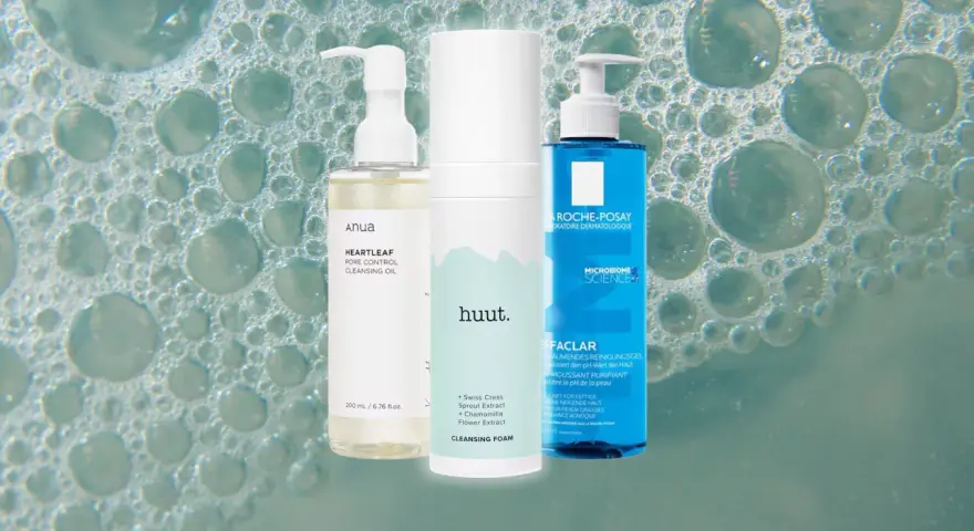 Drei Produkte für die Hautpflege: ein Reinigungsöl, ein Reinigungsschaum und ein Reinigungsgel. Perfekt, um das Gesicht zu reinigen.