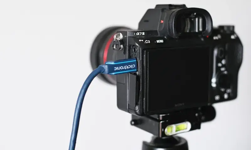 Jak zgrać zdjęcia z aparatu Sony na komputer bez problemów?