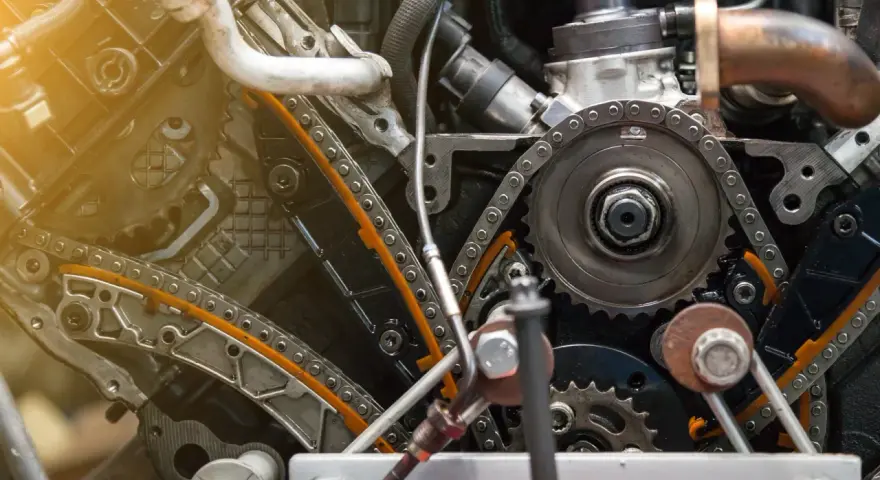 Silnik Ford Focus MK3 1.6 benzyna. Rozrząd na łańcuchu, co ile wymiana? Sprawdź stan napinaczy i prowadnic.