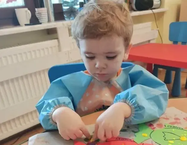 Dziecko z autyzmem w przedszkolu: Ile godzin? Decyzja należy do Ciebie!
