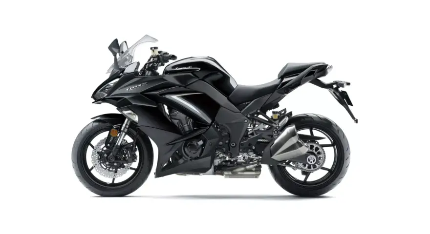 Czarny motocykl Kawasaki Z1000SX. Poznaj jego dane techniczne i poczuj moc na drodze.