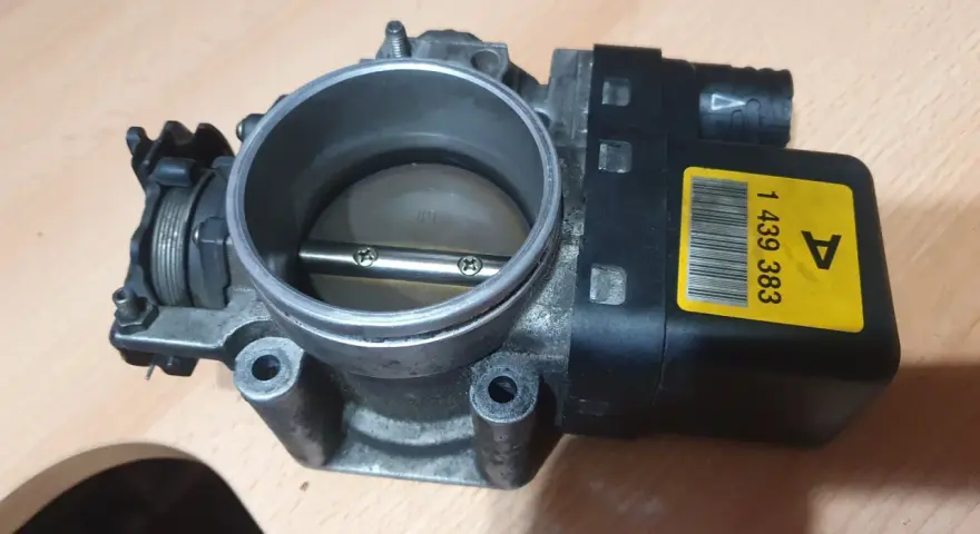 Przepustnica BMW z kodem błędu DTC P2620.