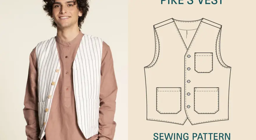 Un homme souriant porte un gilet sans manche rayé. À côté, le patron de ce gilet, disponible gratuitement pour toutes les tailles.