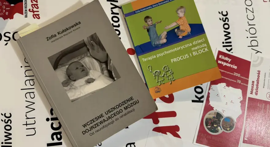 Książki o afazji: "Wczesne uszkodzenie dojrzewającego mózgu" i "Terapia psychomotoryczna dzieci".