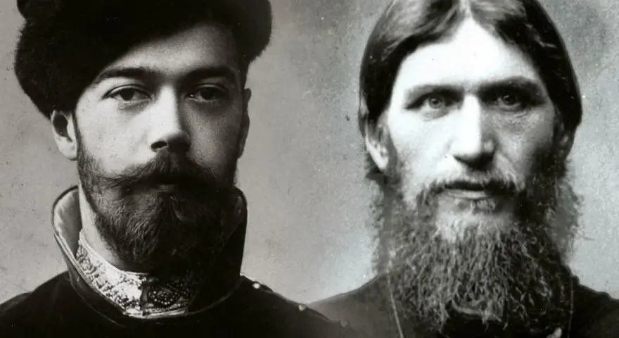 Portrait de Nicolas II et de Raspoutine, mystérieux moine qui influença la cour impériale russe.