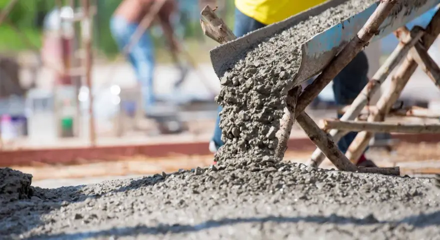 Ile betonu na posadzkę? Proste obliczenia, które zaoszczędzą czas