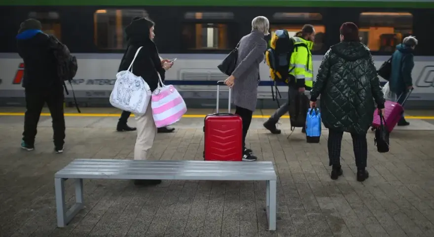 PKP Intercity: Jak sprawdzić przystanki pociągu i nie przegapić stacji?