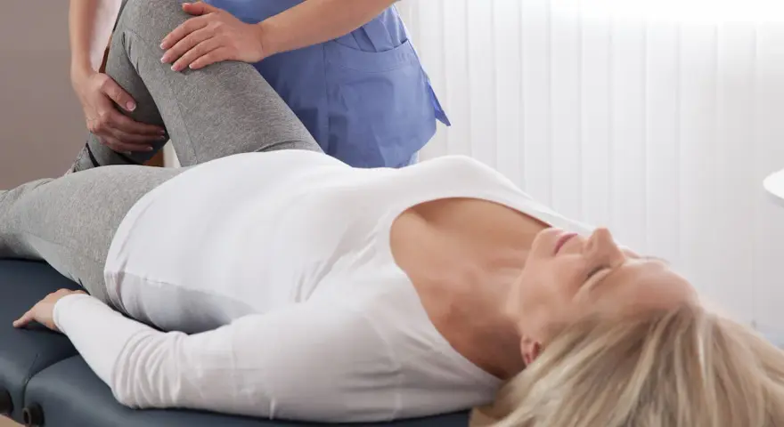 Nierówna długość nóg: Czy to źródło bólu? Diagnoza fizjoterapeuty
