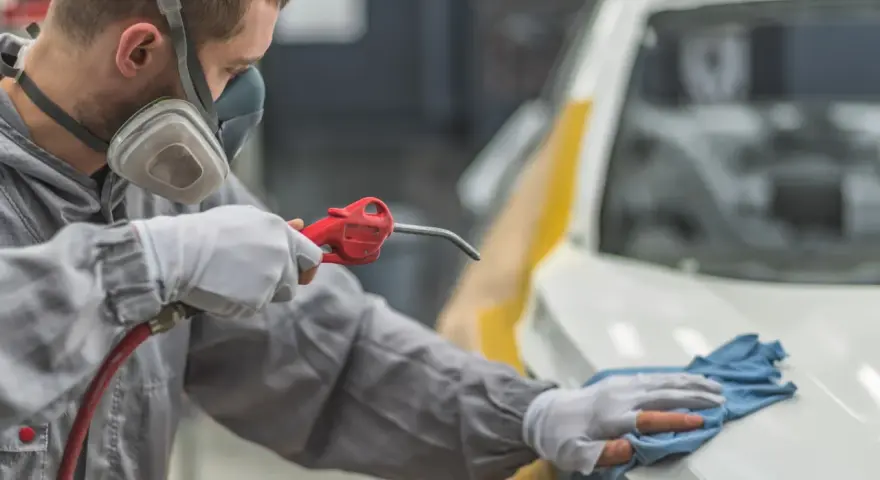 Lakierowanie auta DIY: Zrób to sam, oszczędź i uniknij błędów