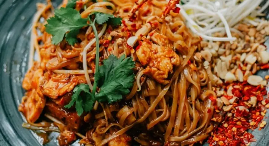 Pad Thai: Skąd pochodzi i dlaczego podbił świat?