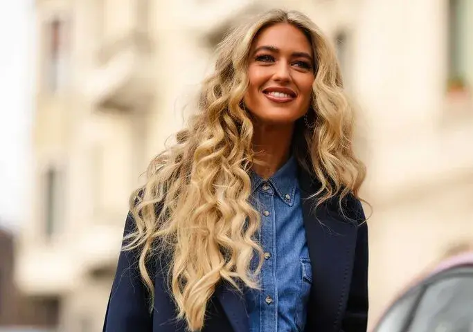 Traum-Wellen für Haare: So gelingen sie mit & ohne Hitze