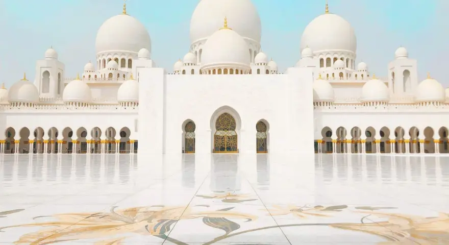 Abu Dhabi: Oltre il lusso. Attrazioni imperdibili e consigli