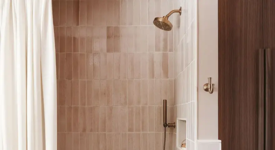 Cortinas de baño: ¿Cómo elegir la perfecta? Resistencia y estilo