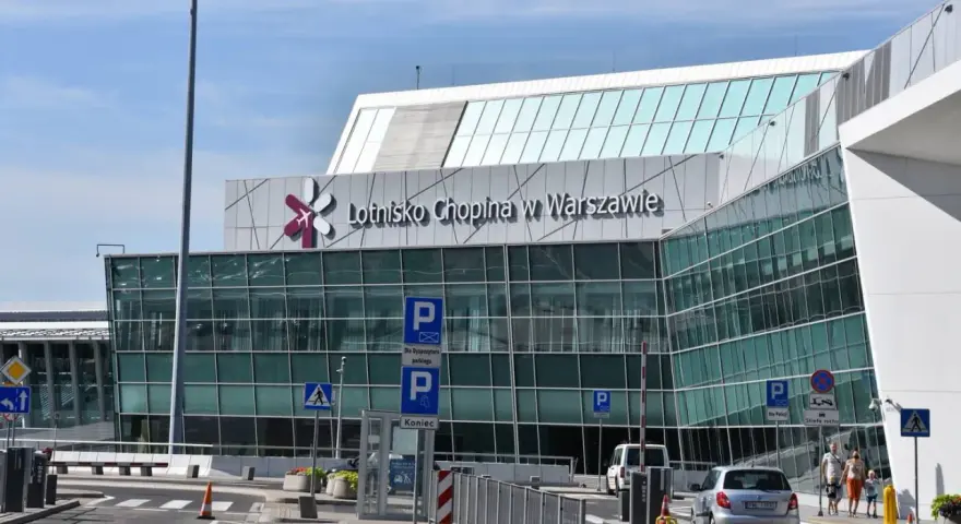 Lotnisko Chopina: SKM S2 Stacja, bilety, dojazd bez stresu