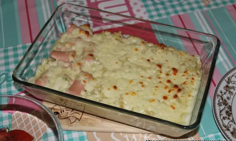 Szybka zapiekanka makaronowa: 3 przepisy na obiad w 30 minut!
