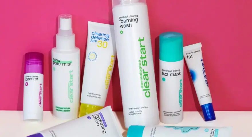 Produkte für eine effektive **skin care routine**: Booster, Mist, Sonnenschutz, Waschgel, Maske und Post-Breakout-Fix.