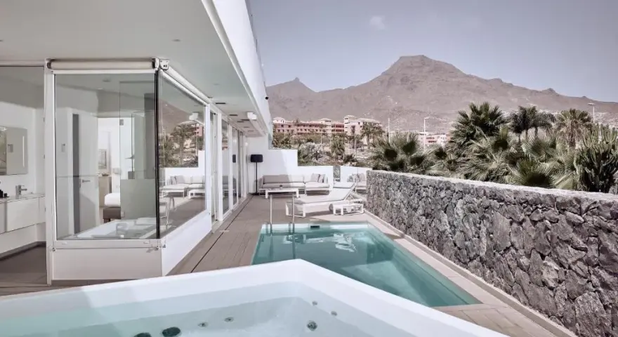 Hotel Baobab Costa Adeje: Lujo, Comodidad y Proximidad a la Playa