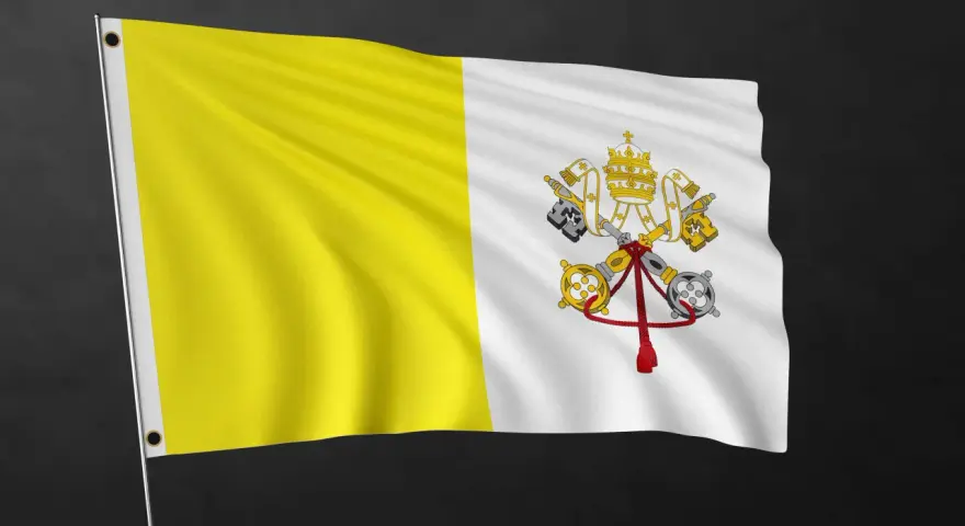 Flaga Watykanu z dwoma pionowymi pasami: żółtym i białym. Na białym pasie znajduje się herb Watykanu z kluczami i tiarą.