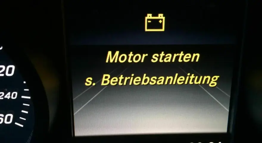 Batterie-Symbol leuchtet: Motor starten, s. Betriebsanleitung. Achten Sie darauf, worauf Sie nach dem Starten Ihres Fahrzeugs achten sollten.