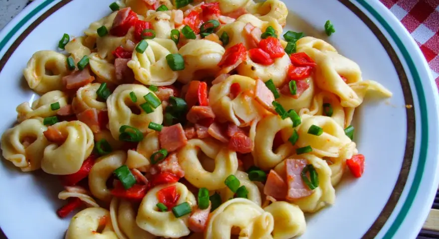 Jak ugotować tortellini, aby uniknąć sklejania i uzyskać idealny smak