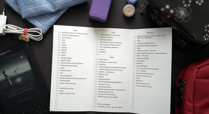 Co na wakacje z dzieckiem? Kompletna lista do spakowania i porady!