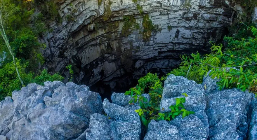 Sótano de las Golondrinas: Guía definitiva y aventura en el abismo