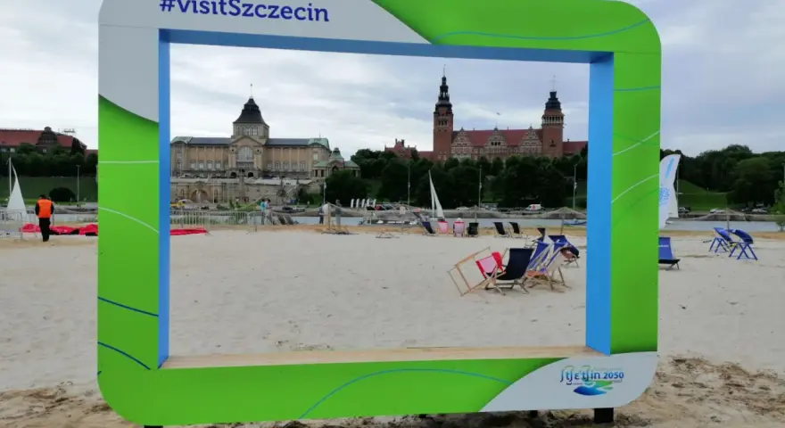 Szczecin: Z czego słynie? Poznaj pływający ogród i jego sekrety!