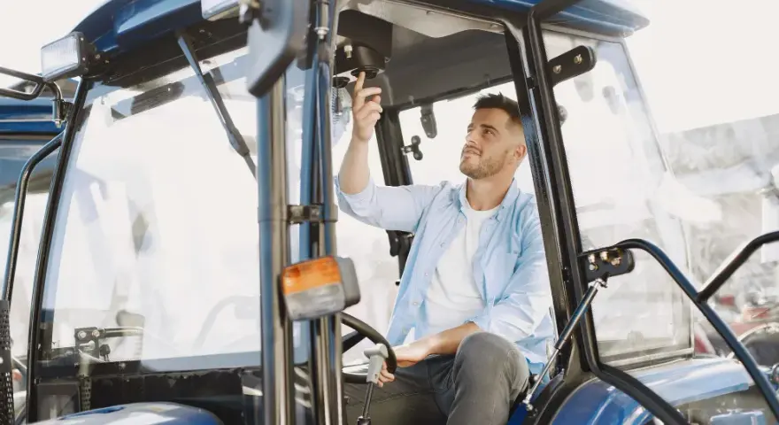 Jaki ciągnik do 60 tys. zł? Poradnik eksperta: TOP modele i na co uważać