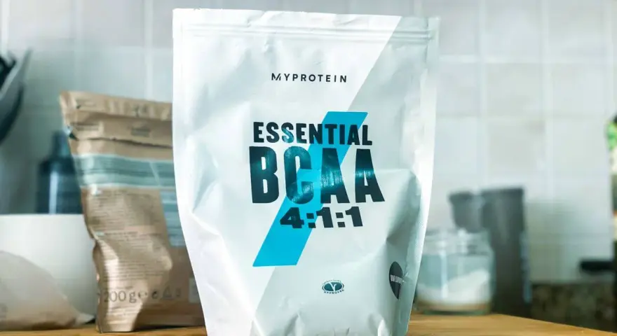 Bolsa de Essential BCAA de Myprotein. Descubre para qué sirve este suplemento para tus entrenamientos.