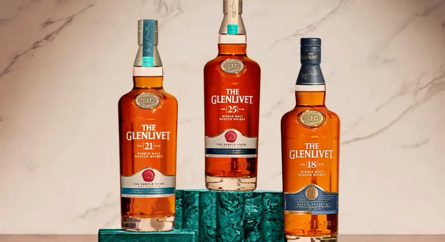 Drei Flaschen The Glenlivet Single Malt Scotch Whisky: 21, 25 und 18 Jahre alt. Verschiedene Whisky-Sorten für Kenner.