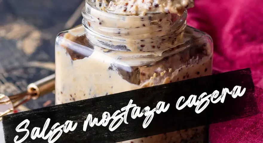 Tarro de mostaza casera con granos enteros. Aprende como hacer mostaza de Dijon casera, ¡fácil y deliciosa!