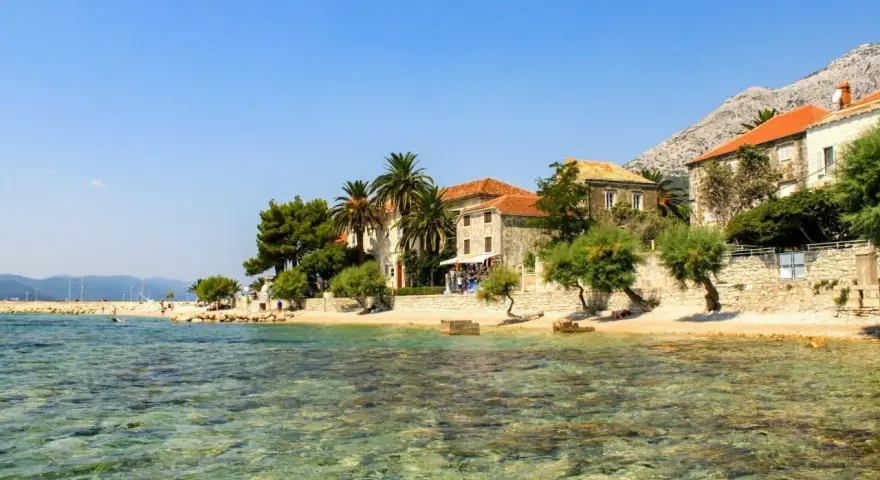 Pelješac: Co warto zobaczyć? Przewodnik po winnicach i plażach
