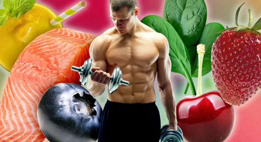 Un athlète musclé soulève des haltères, entouré d'aliments sains comme le saumon, les baies et les épinards, parfaits pour un régime anti inflammatoire avant sport.