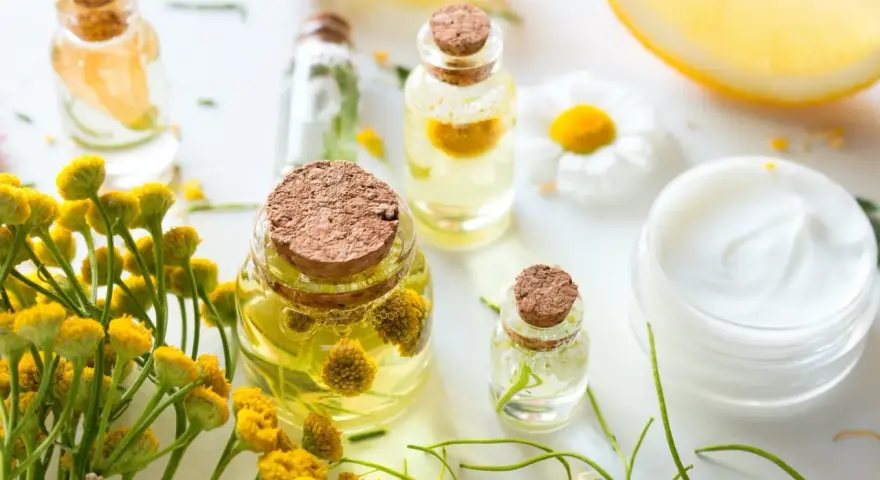 Ätherische Öle: Sichere DIY-Kosmetik für jeden Hauttyp meistern