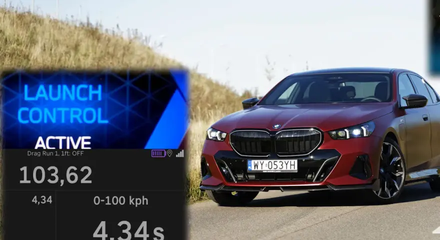 Czerwone BMW 550e z aktywnym Launch Control, osiągające 100 km/h w 4,34 sekundy.
