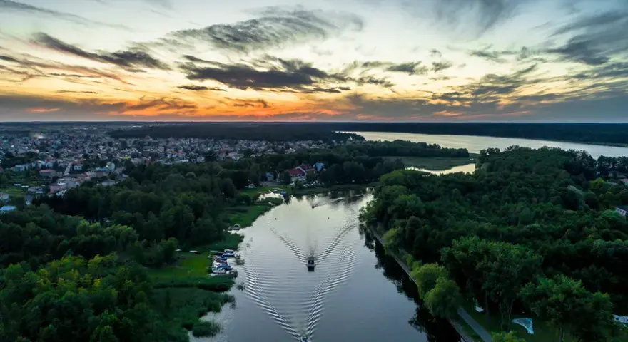 Jezioro w Augustowie: Tajemnice, atrakcje i niezapomniane chwile