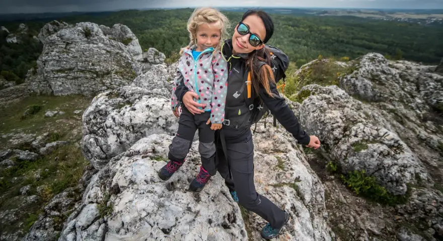 Jak się ubrać w góry, by uniknąć zimna i dyskomfortu podczas wędrówki