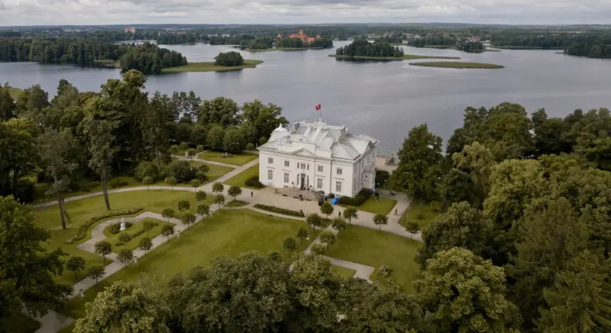 Co zwiedzić na Litwie? Wilno, Troki i cuda natury. Twój plan!