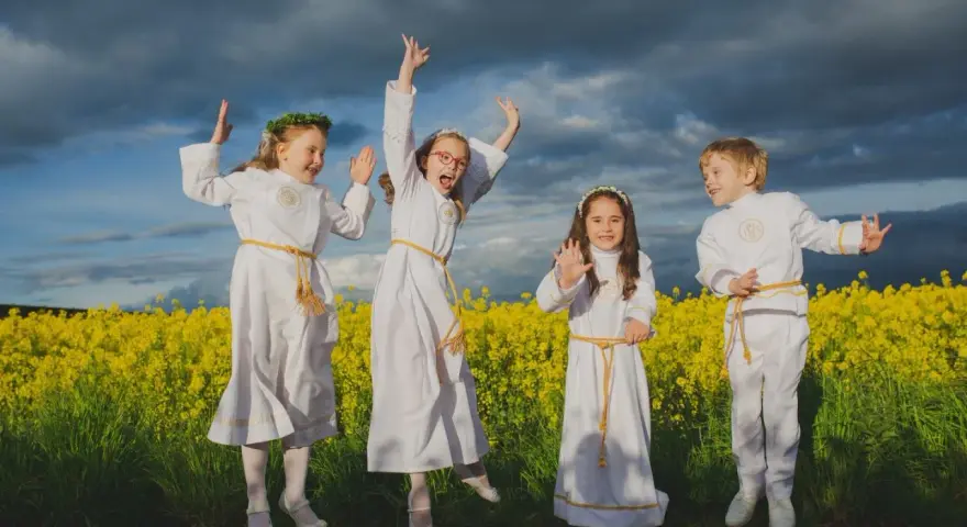 Ile kosztuje fotograf na komunię? Uniknij błędów! Cennik 2026