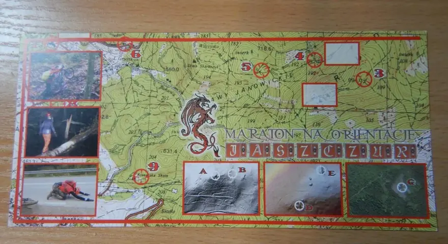 Mapa maratonu na orientację z zaznaczonymi punktami kontrolnymi. Widoczne zdjęcia z trasy i charakterystyczny smok. 10 pik znaczenie.