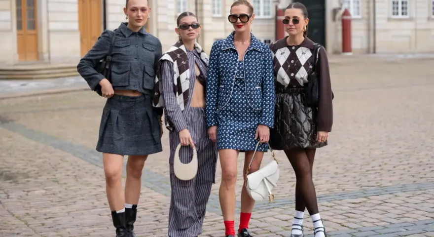 Jak wybrać kolor skarpetek do spodni czy butów, by wyglądać stylowo?