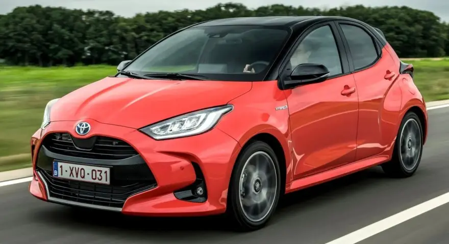 Czy Toyota Yaris Hybrid to dobry wybór? Zobacz zalety i wady